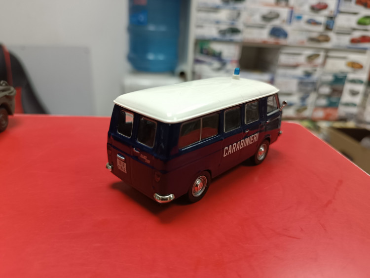 Полицейские Машины Мира №2 - Fiat 238