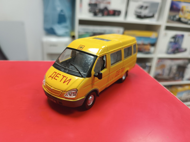 Автомобиль в деталях: ГАЗ-322121 Дети