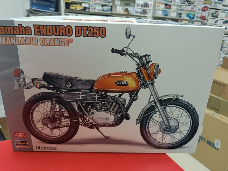 52329 YAMAHA ENDURO DT250 (Limited Edition) 1:10 