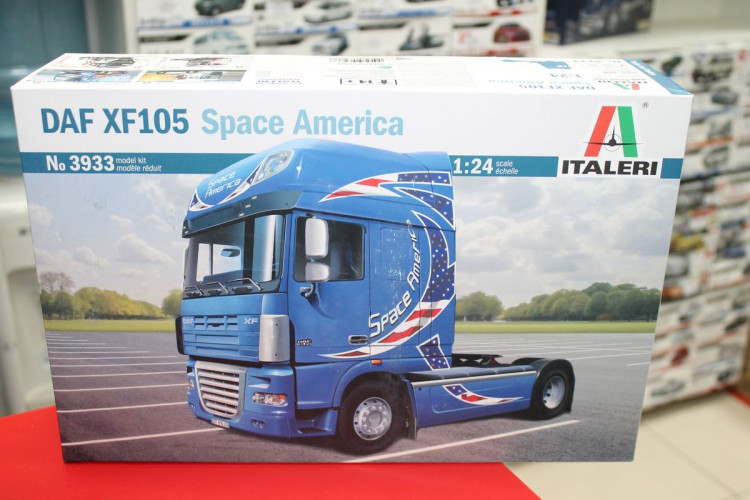 3933ИТ DAF XF-105 ’SPACE AMERICA’  1:24 Italeri 