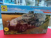 307280  Немецкий бронетранспортёр "ХАНОМАГ"  (1:72)