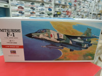 00333 Истребитель-бомбардировщик ВВС Японии MITSUBISHI F-1