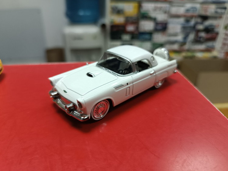Ford Thunderbird 1956 1:43 Motor MAX