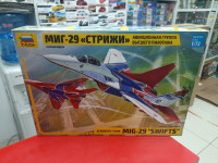 7310 Самолет "МиГ-29 Стрижи" 1:72 Звезда