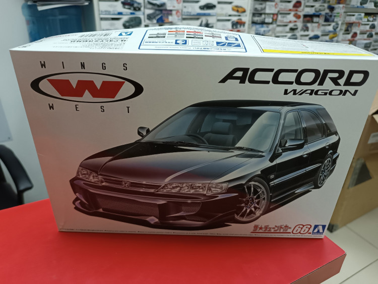 05803 Honda Accord Wagon WingWest CF2 '96 1:24 Aoshima