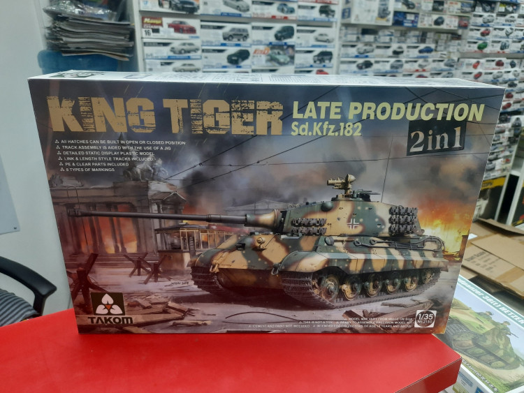 2130 WWII German Heavy Tank Sd.Kfz.182 King Tiger  Late Production 2 in 1  1:35 Tacom