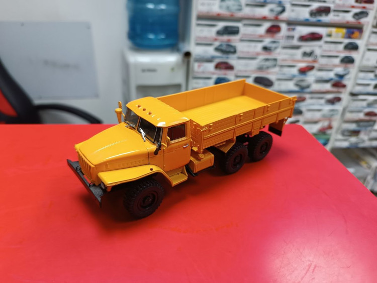 УРАЛ-43202 бортовой 1:43 Автоистория