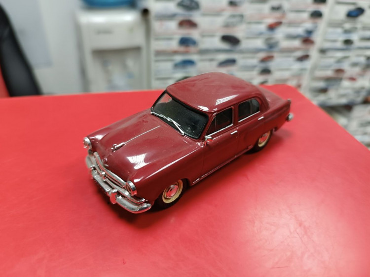 Автолегенды: ГАЗ-21 Волга Вишневая 1:43 Deagostini