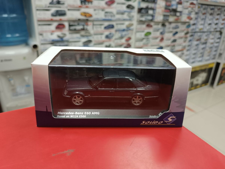 Miniature Solido 1/43 - Mercedes Benz E60 AMG W124 E500 - Bleue - Neuve