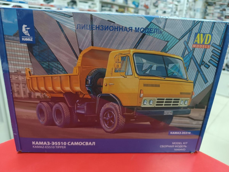 1640AVD Сборная модель КАМАЗ-Э5510 самосвал