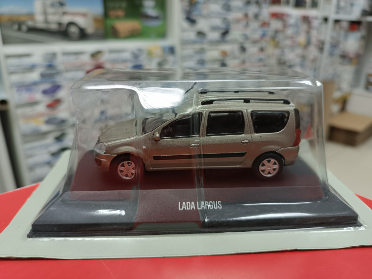 Автолегенды № 13 LADA Largus