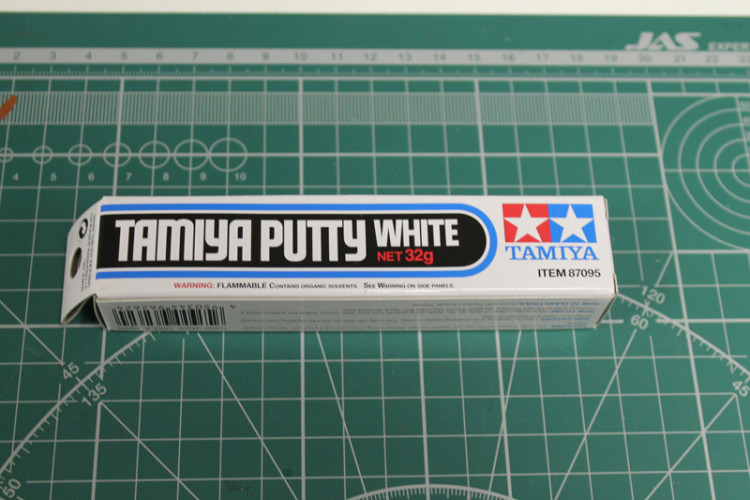 87095 Tamiya Putty (Basic Type) шпаклевка белая 32гр