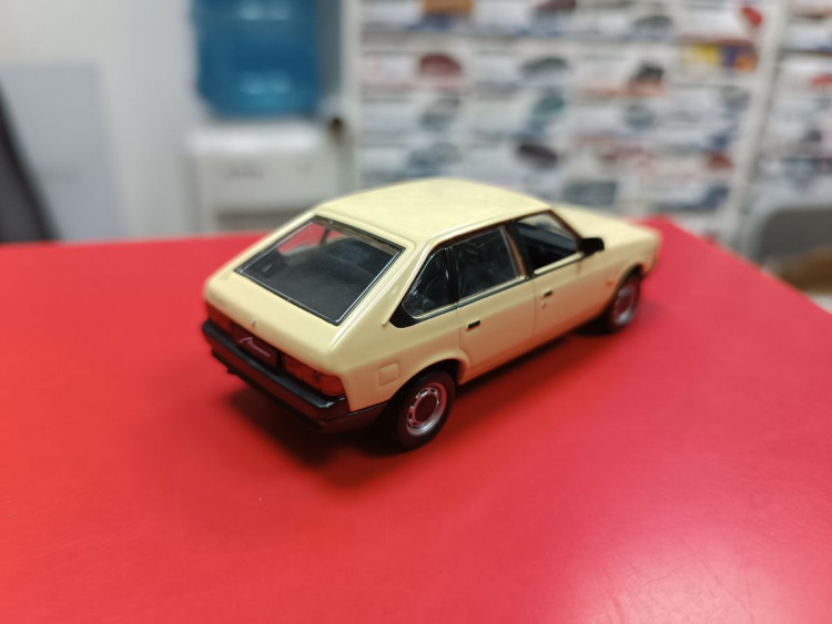 Автолегенды СССР №39 Москвич-2141 1:43 Deagostini