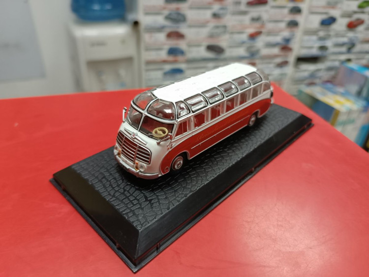 Kassabohrer Setra S8 1:72 Atlas