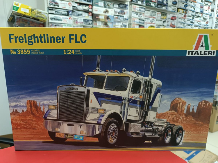 3859ИТ  Freightliner FLC