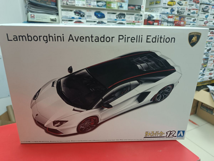06121 Lamborghini Aventador Pirelli Edition '15