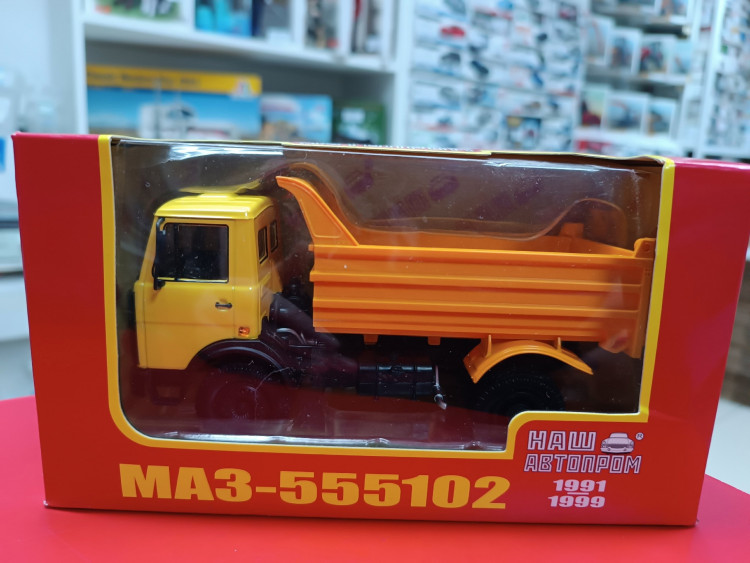 МАЗ-555102 самосвал