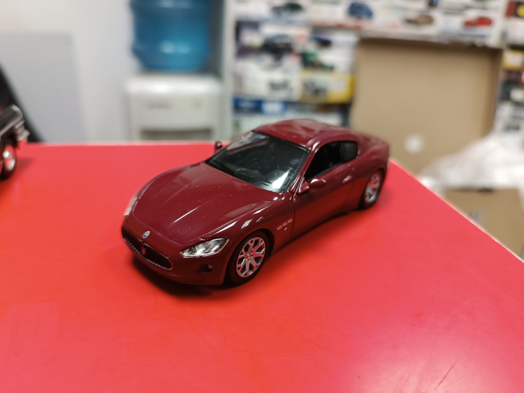 Суперкары №22 Maserati GranTurismo