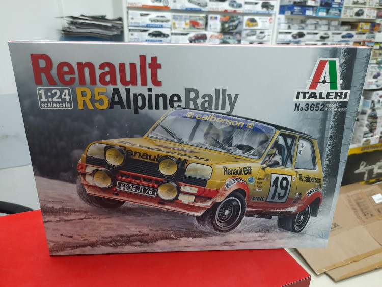 3652ИТ Renault R5 ALPINE RALLY 1:24 Italeri