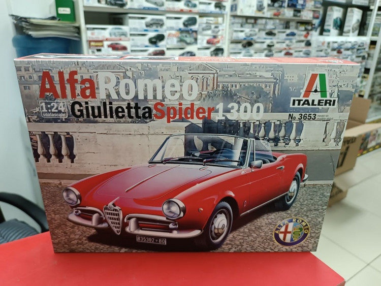 3653ИТ Альфа Ромео GIULIETTA SPIDER 1300 1:24 Italeri