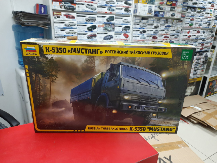 3697 Российский трехосный грузовик К-5350 "Мустанг" 1:35 Звезда