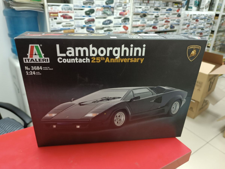 3684ИТ Автомобиль Lamborghini Countach 1:24 Italeri