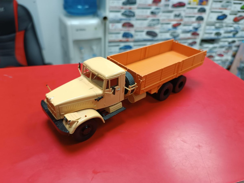 КРАЗ-257 бортовой 1:43 SSM