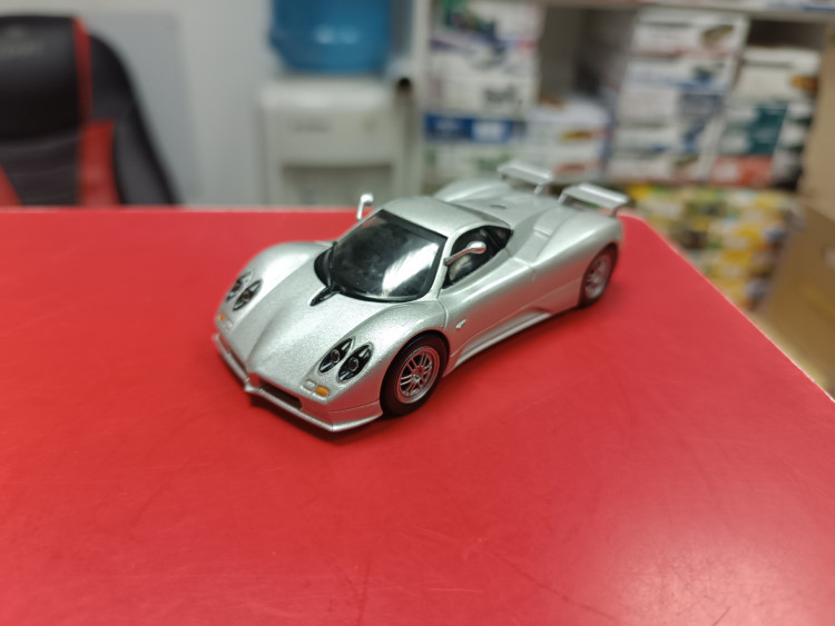 Суперкары №21 Pagani Zonda C12S 