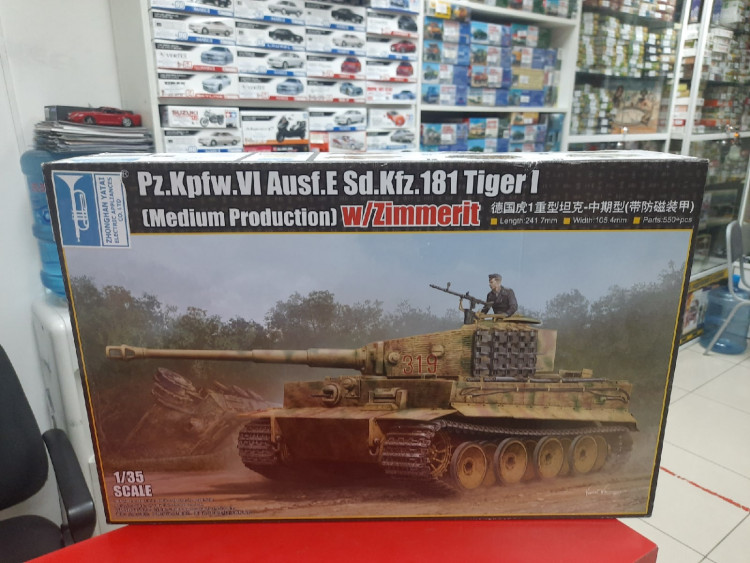 09539 Немецкий танк "Тигр 1" 1:35 Trumpeter