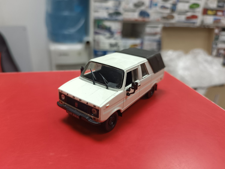 Автолегенды СССР и Соцстран №157 TARPAN 237