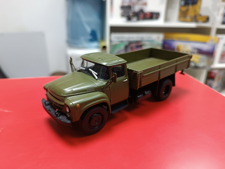 ЗИЛ-130 бортовой 1:43 Автоистория 