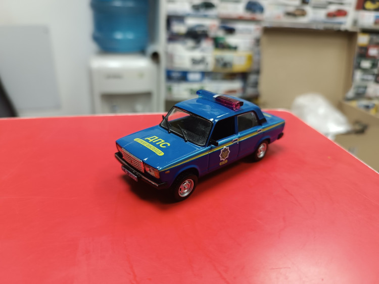 Полицейские Машины Мира №29 - ВАЗ 2107  1:43 Deagostini