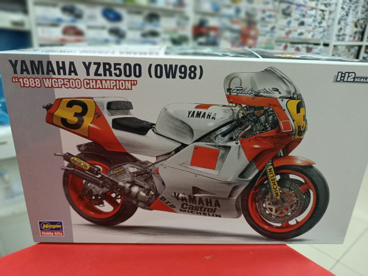 21503 YAMAHA YZR500 (OW98) "1988 WGP500 CHAMPION"