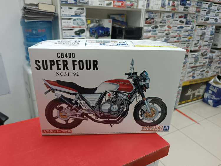 06479 Honda CB400 Super Four '92 with Custom Parts '89 1:12 Aoshima 