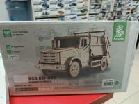 11108 Контейнерный мусоровоз 4333 КО-450 Сборная модель Baumi 1:35