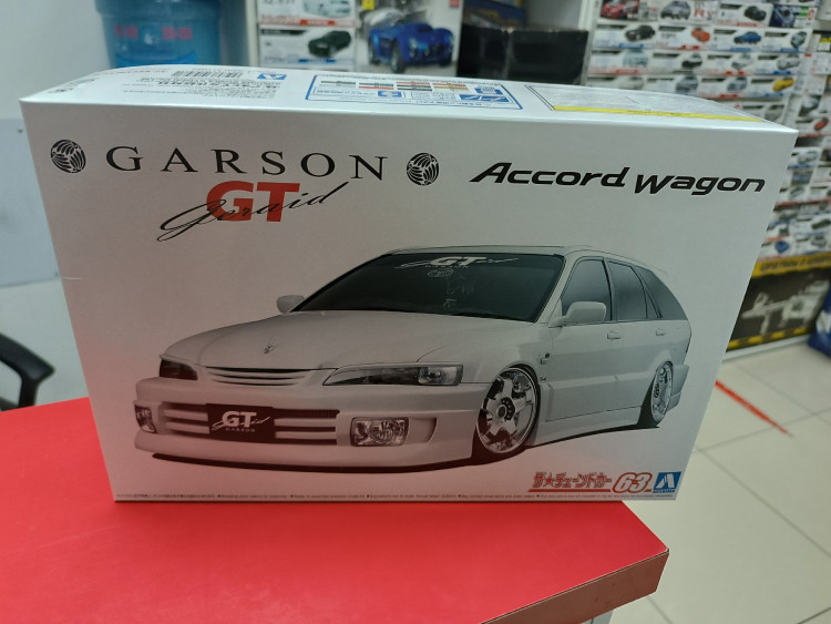 05797 Honda Accord Wagon Garson Geraid GT CF6 1:24 Aoshima