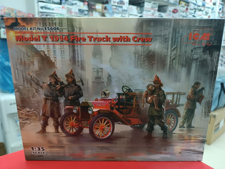 35606 Автомобиль Model T 1914 Fire Truck с американскими пожарными