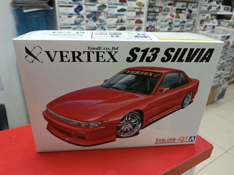 05861 Nissan Silvia S13 Vertex 1:24 Aoshima