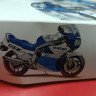 21746 SUZUKI GSX-R750 (H)(GR71G) "BLUE/WHITE COLOR"