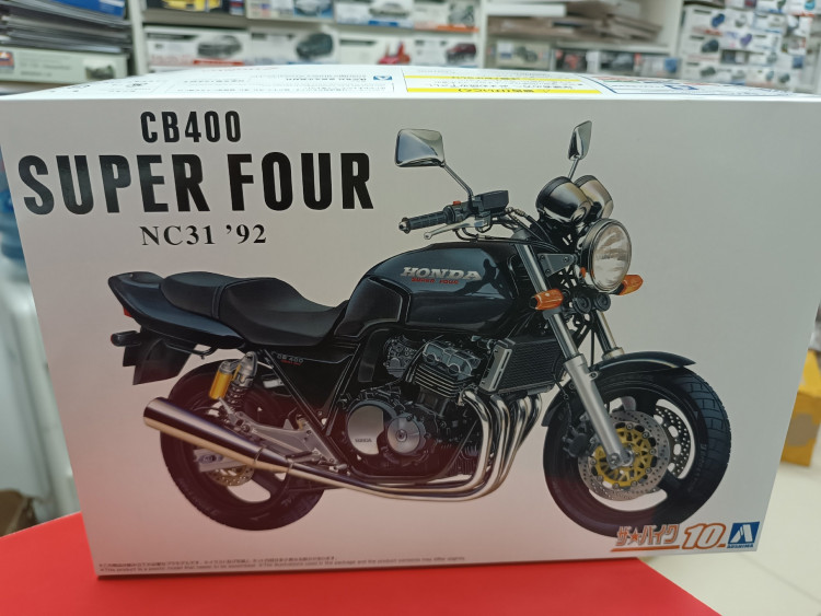 06384 Honda CB400 Super Four '92