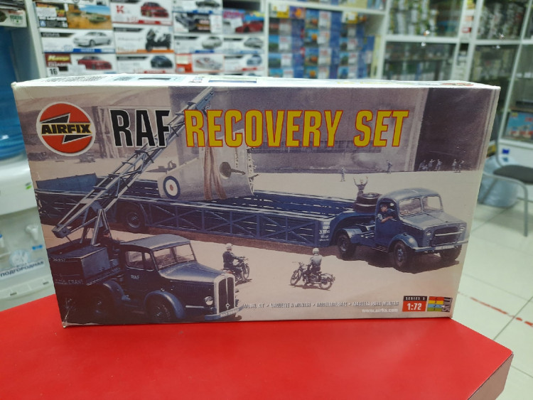 03305 Набор ремонтных машин (RAF Recovery Set) 1:72 Airfix