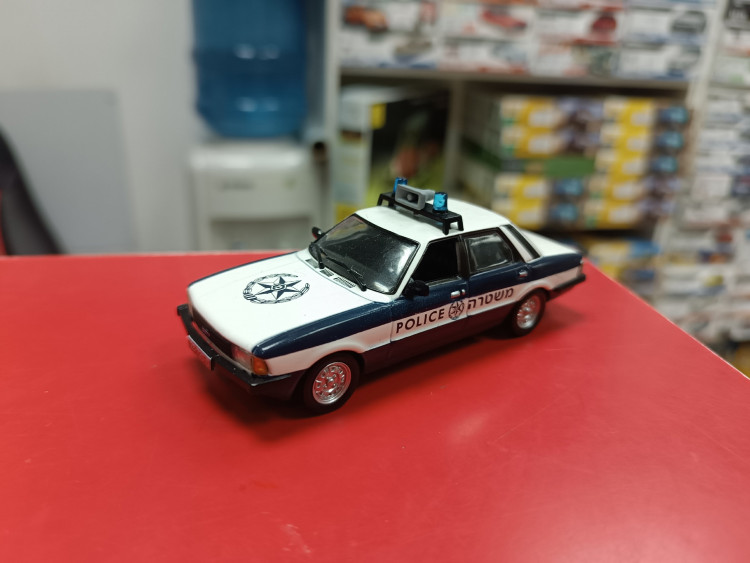Полицейские Машины Мира №31 - Ford Cortina