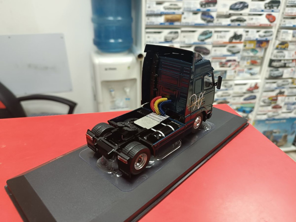 Volvo FH 12 1:43 IXO | Sběratelské modely aut