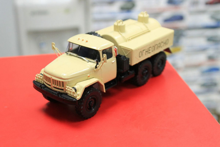 Легендарные грузовики СССР №90, МА-4А (ЗИЛ-131)  1:43 Modimio