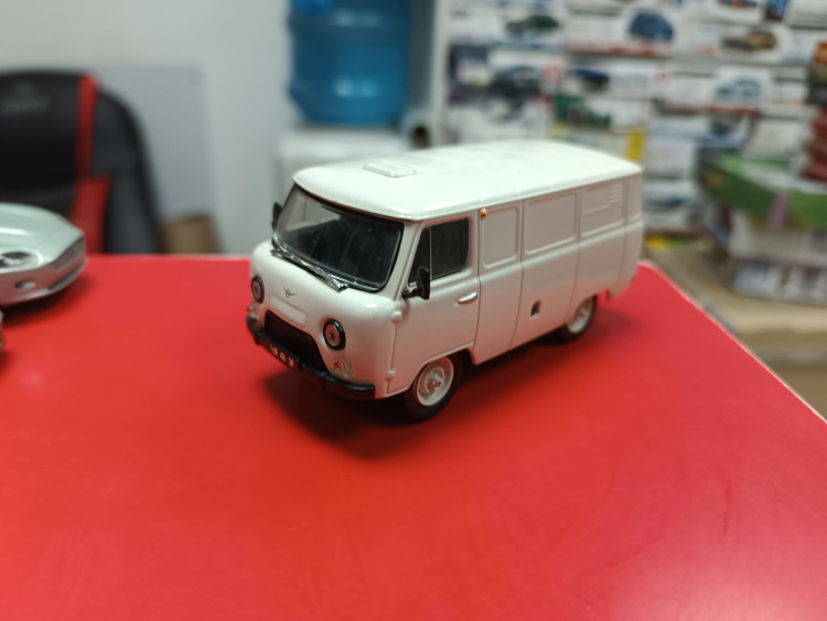Автолегенды СССР и Соцстран №197 УАЗ-3741 1:43 Deagostini