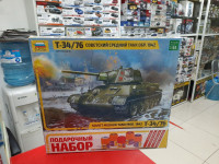 3686п Советский средний танк Т-34/76, обр. 1942 г. (клей + краски + кисть)