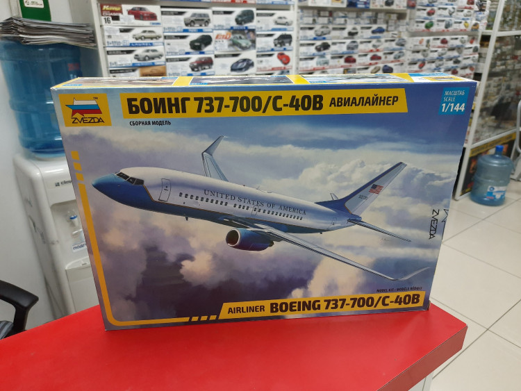 7027 Боинг 737-700 С-40B