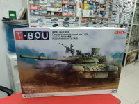 35001 T-80U Main Battle Tank 1:35 RPG