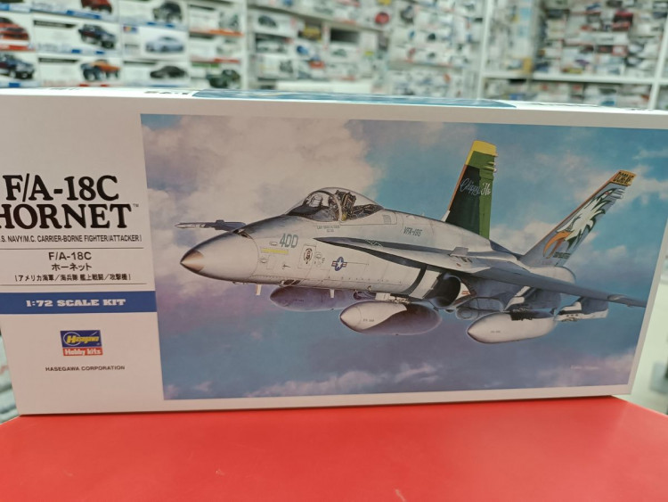 00438 Палубный истребитель ВМС США F/A-18C HORNET