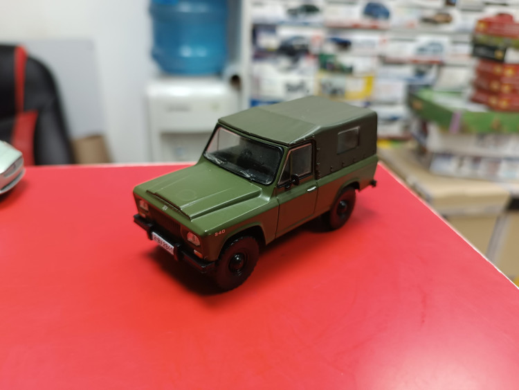 Автолегенды СССР и Соцстран №166 ARO 240 1:43 Deagostini